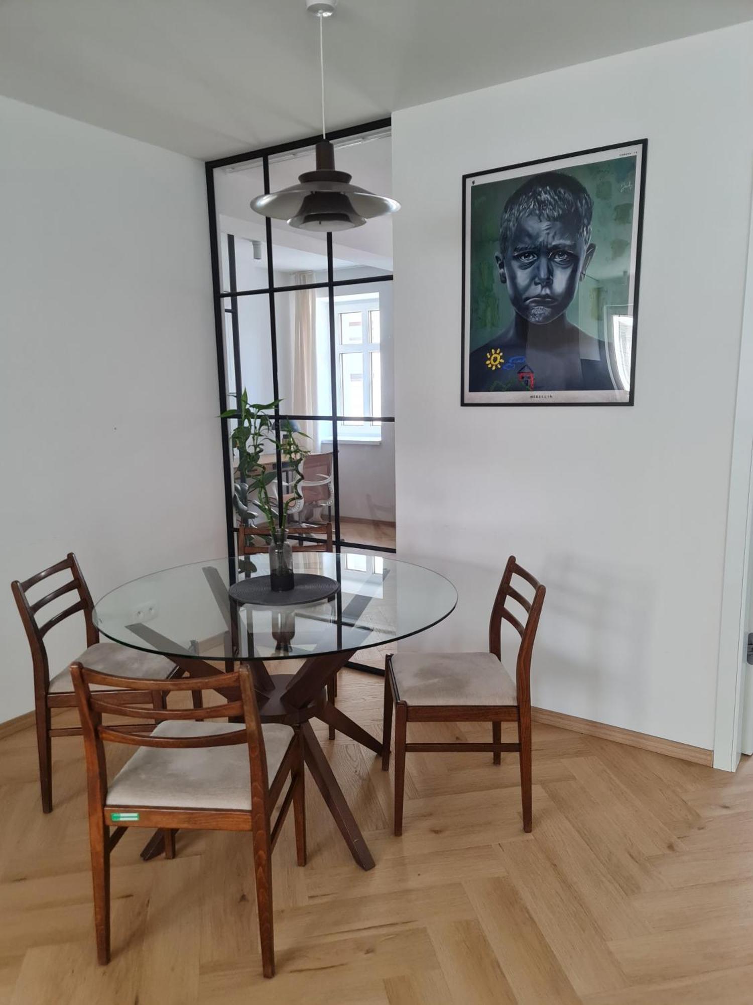 Beautiful New Apt In Old Town Near Train Station - Free Parking Bratislava Bagian luar foto